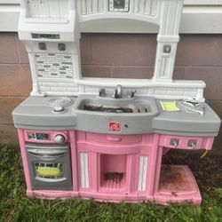 Outdoor Play Kitchen 