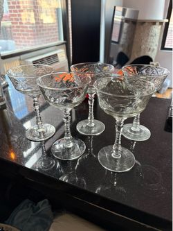 Cocktail glasses set