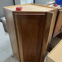 Corner wall cabinet