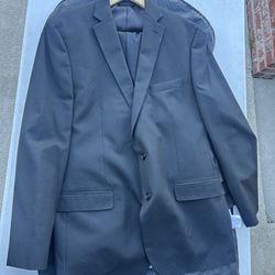 Dress Coat with 3 vest 1 white long sleeve and a pair Stacy Adams