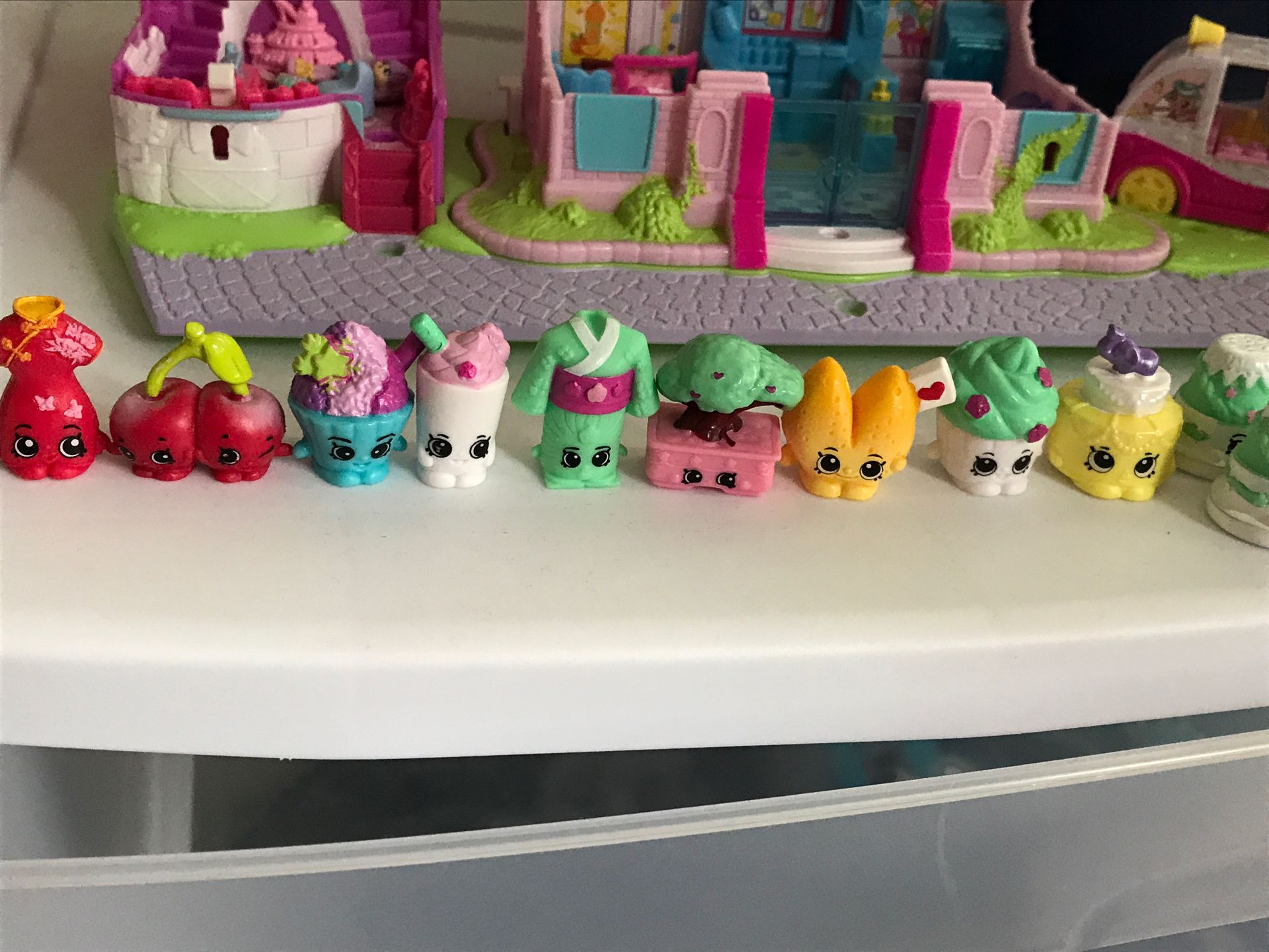 Shopkins season 8 world tour