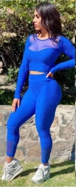 New Women's 2 Piece Set Size XS/Small 