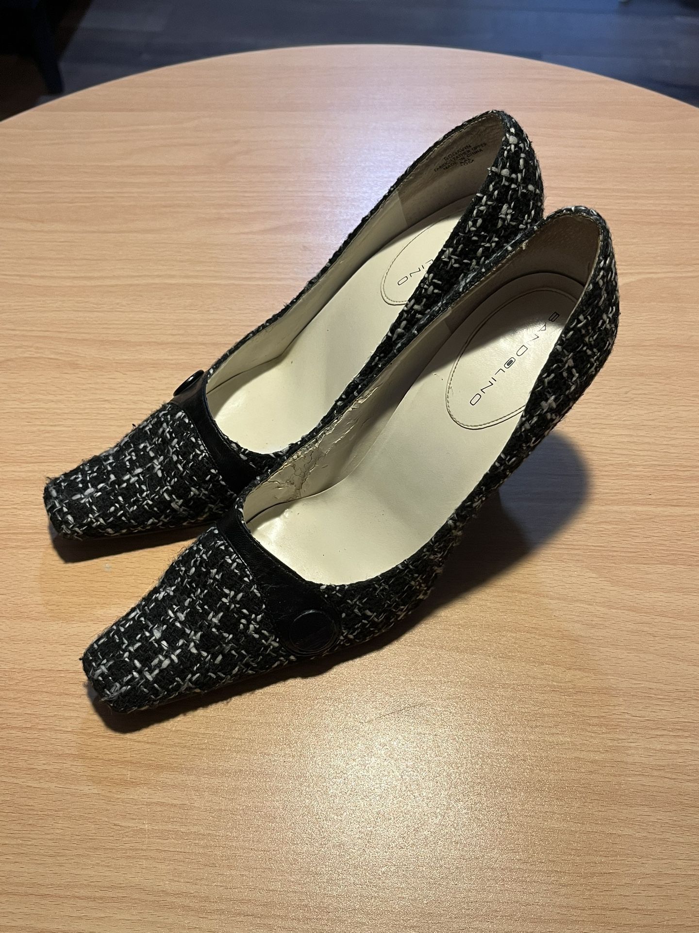 Bandolino Black And White Sweater Pumps (Size: 10)