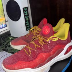 Curry Under Armor Shoes (size 11.5)