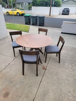 Dining Table and 4 Chairs