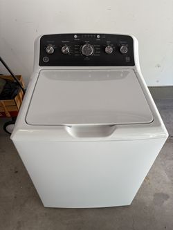 GE Top Load Washing Machine - Works Perfectly - 1 Yr Old