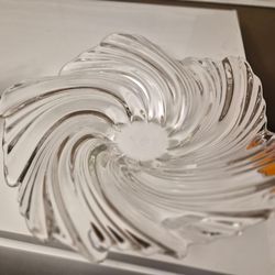 Glass decorative plate