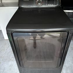 really Good Samsung Dryer Works Great. Has A Few Scratches And Dents, But Works Great.