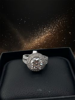 Double Halo diamond ring in white gold