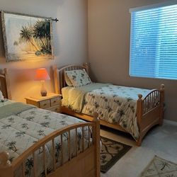 Wooden Ashley Twin Bed Set