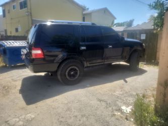 09'  Limited Edition Ford Expidition