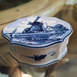 Delft Trinket Box