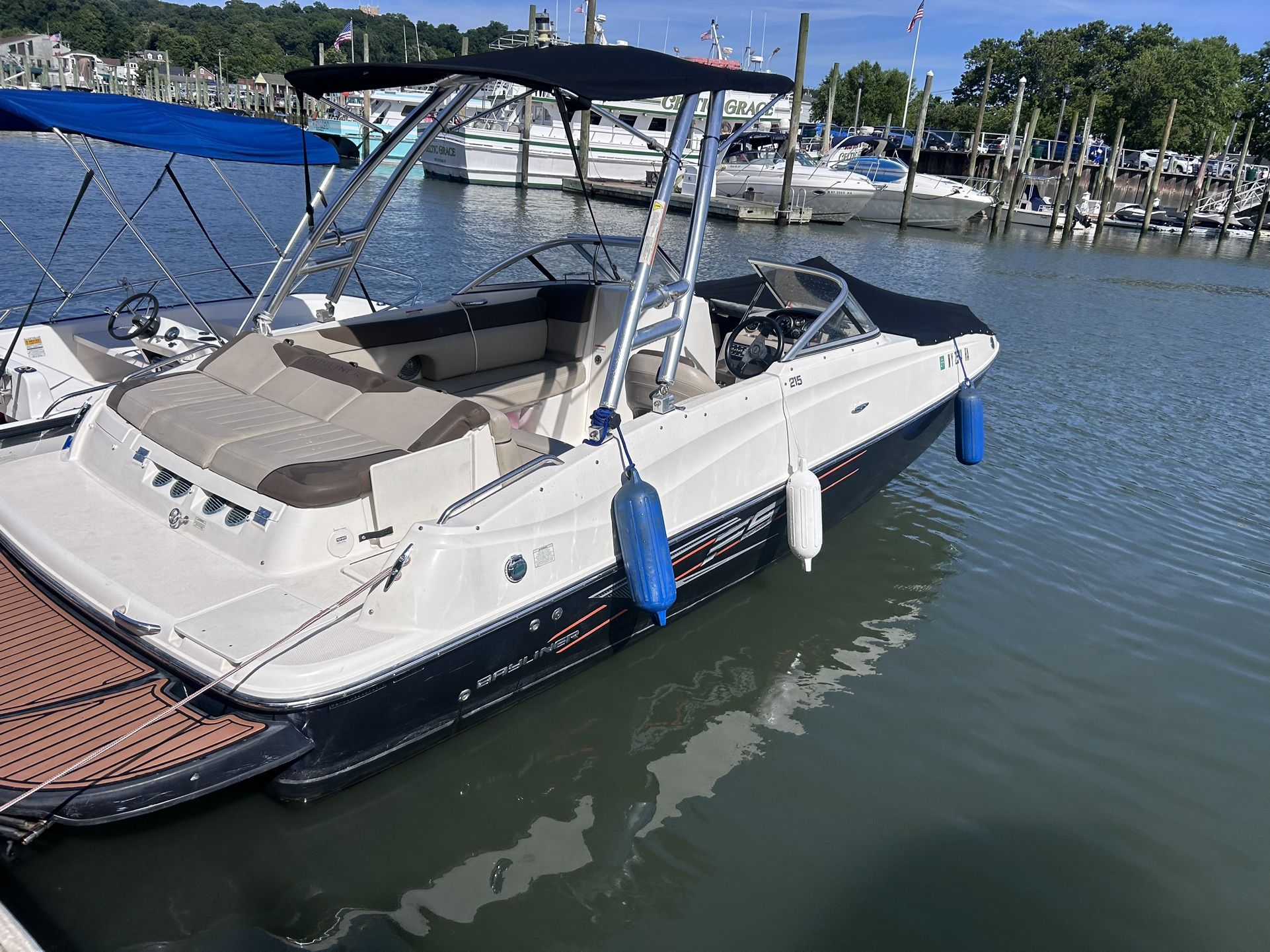 2015 Bayliner 215db