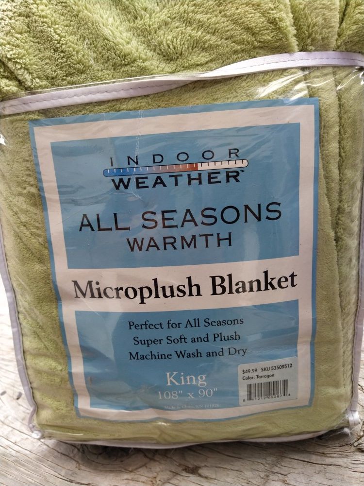 Fleece blankets - new unused