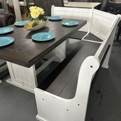 BRAND NEW 🙀🙀😿 Breakfast Nook With Pickup Or Delivery 🚚 Delivery 🚚 