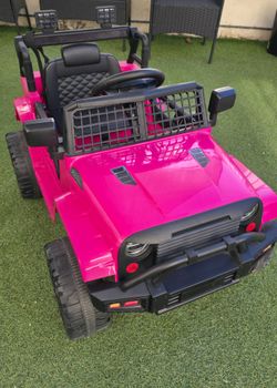 12 VOLT JEEP+charger+control remote LIKE NEW