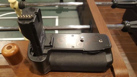 Opteka Battery grip for Canon 20D, 30D, 40D & 50D cameras