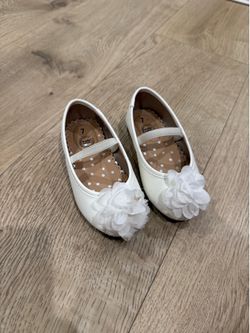 Girls white shoes size 7