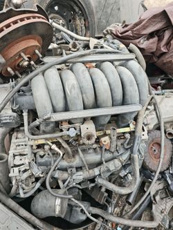 Transmission & Motor Nissan 8 cilynder 87000 miles