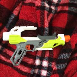BUNDLE NERF GUN AND MINI SKATEBOARD
