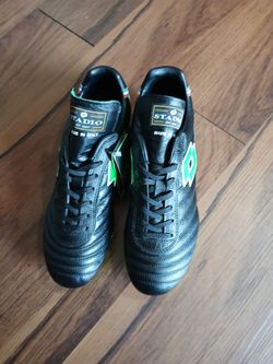 Lotto Stadio Size 8 y 8.5 $120 el par