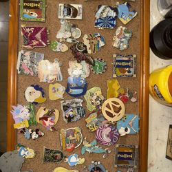 Disney Pins And Buttons