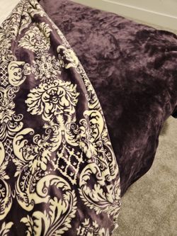 Throw blanket