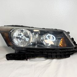 2008 - 2012 HONDA ACCORD RH PASSENGER SIDE HEADLIGHT OEM