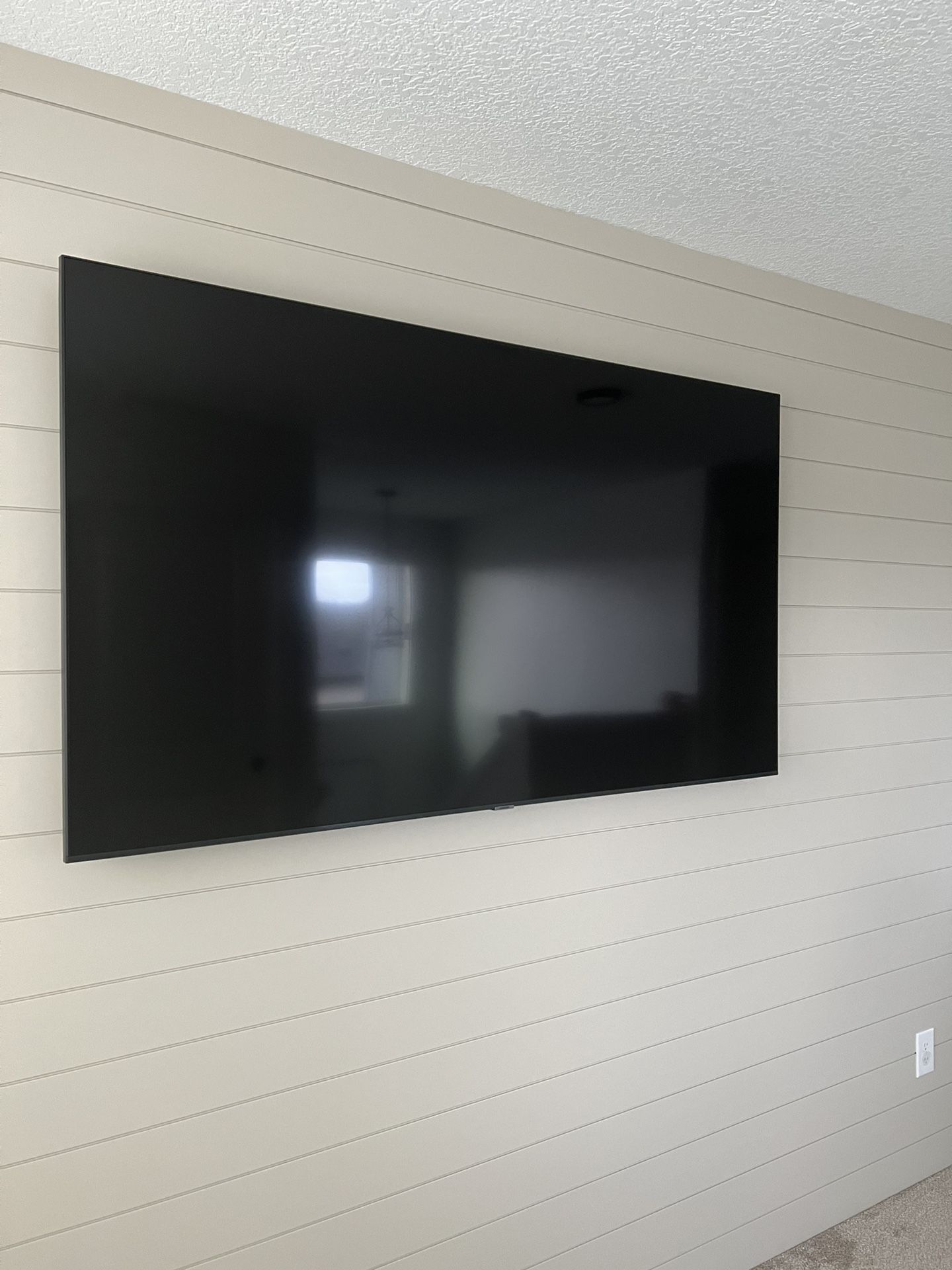 65 Inch TV Samsung TU7000 UHD Smart 4K UHD