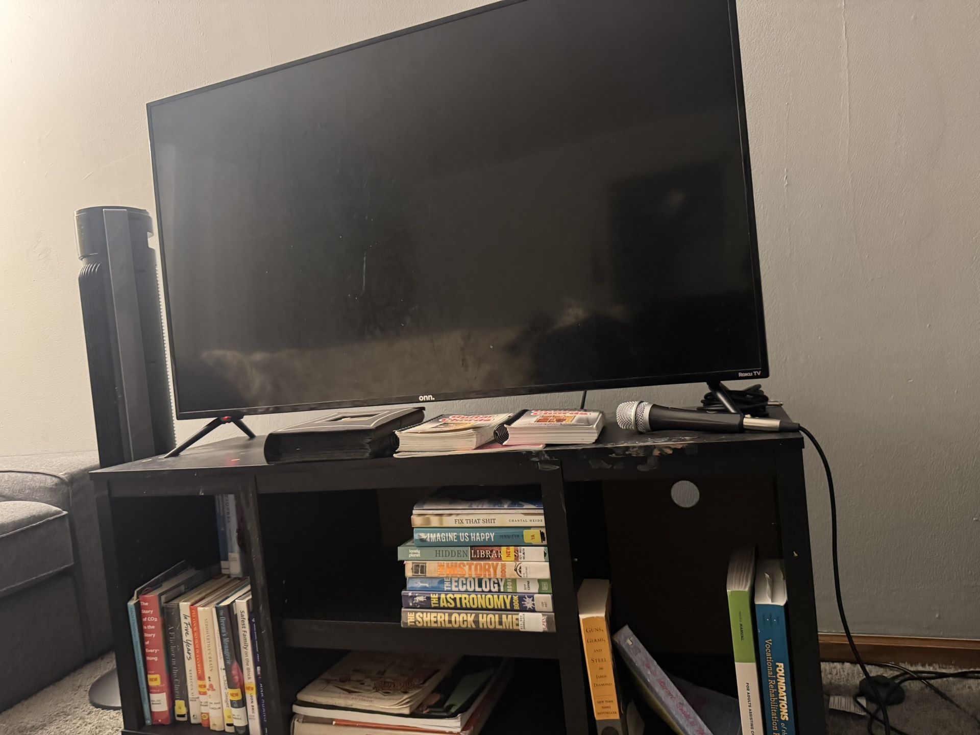 ROKU TV