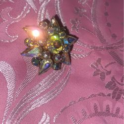 Vintage AB crystal rhinestone star brooch