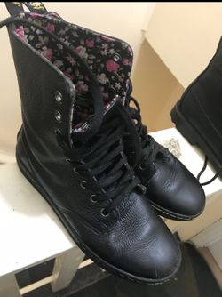 Size 5 n the brown are size 8
