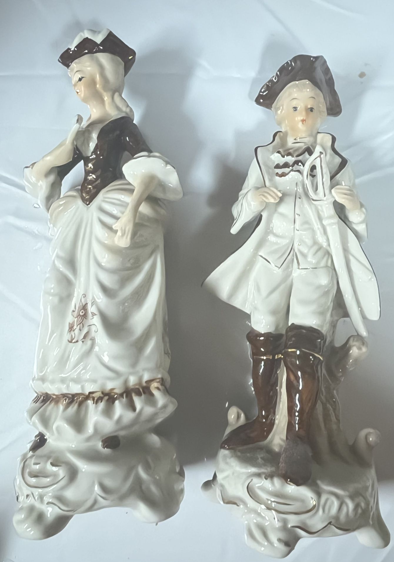  Vintage Victorian Set figurines