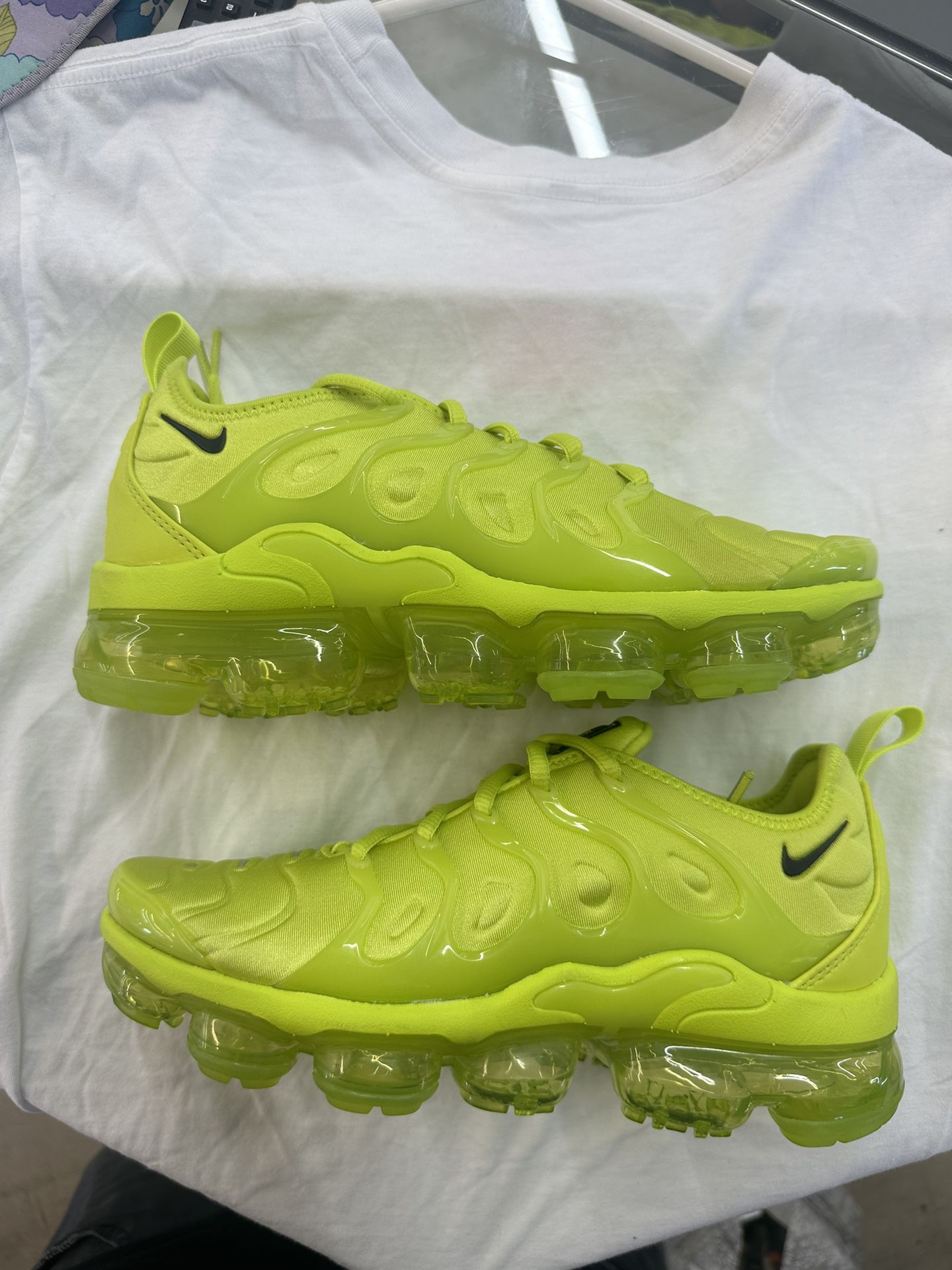 Nike Vapormax Plus Tennis Volt Yellow Size 7.5w Womens Brand New 