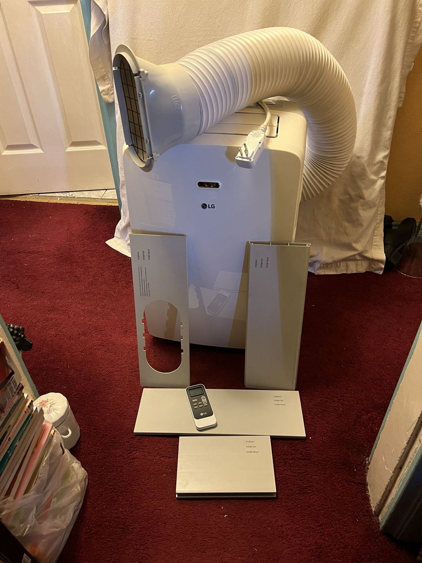 LG  LP1017WSR  10,200 BTV Portable Air Conditioner 