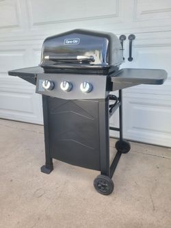 Dyna-Glo 3-burner BBQ Grill