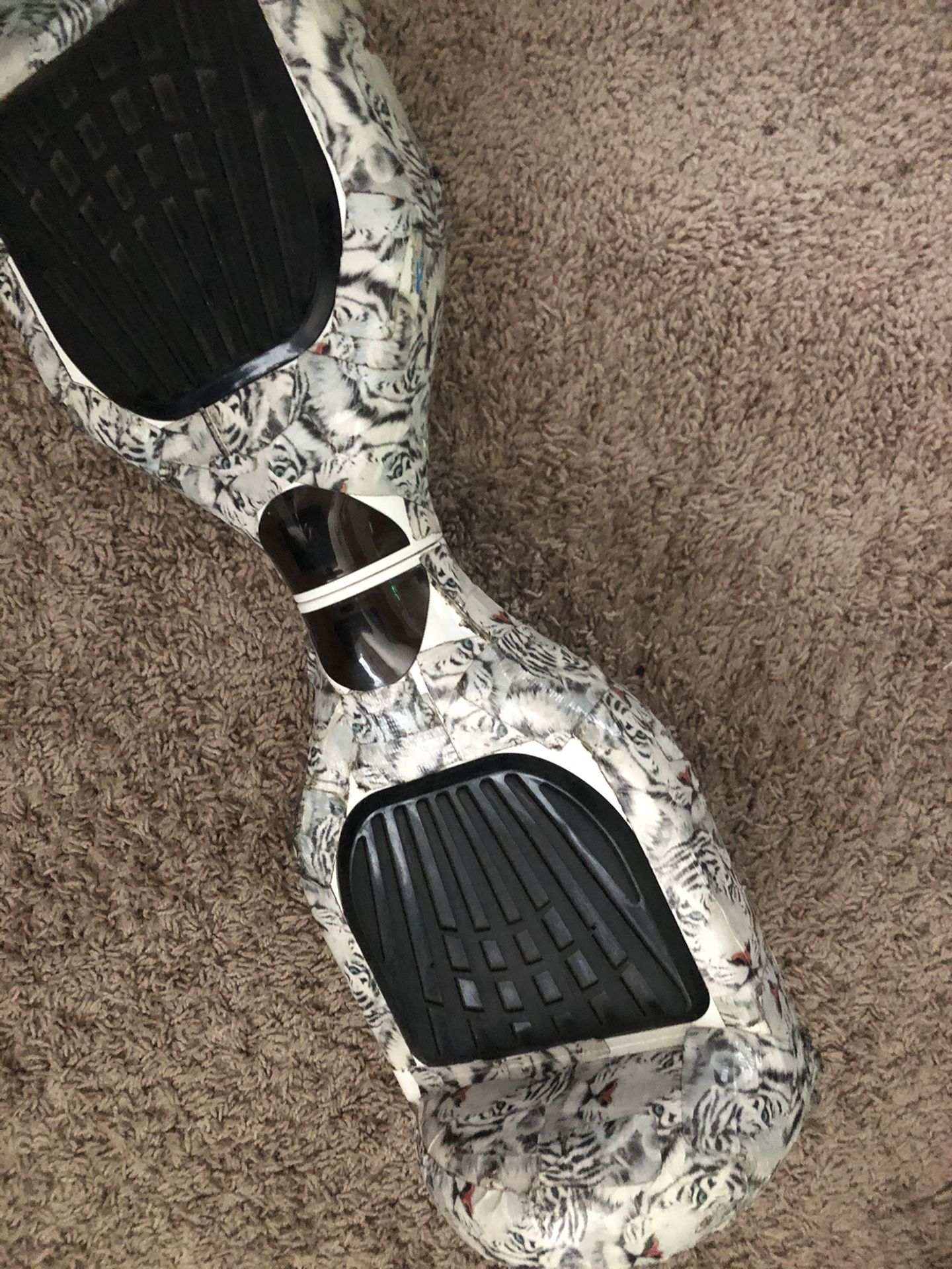 Hoverboard comes with no charger