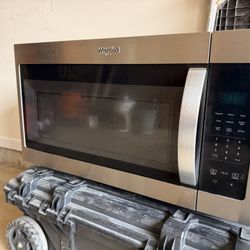 Whirlpool Microwave / $200