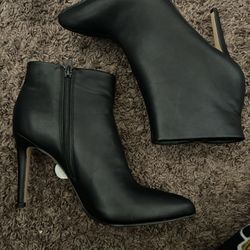 Women’s Black Heel Boots Size 6 1/2 