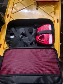 Milwaukee M 12 charger with bag