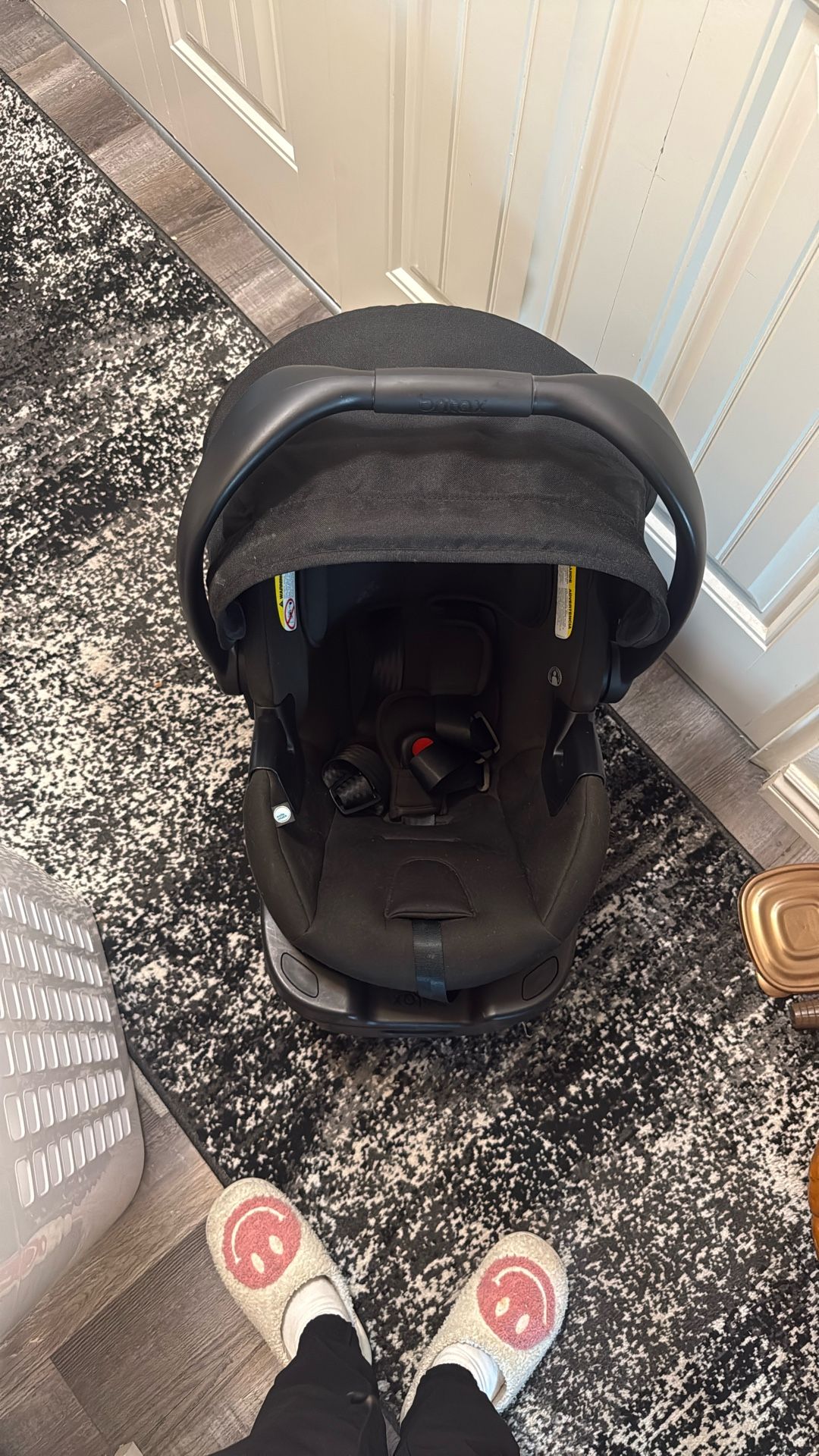 Britax Infant Car Seat With 2 Bases