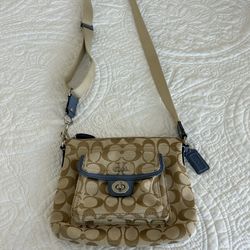Authentic Coach Small Crossbody Bag 