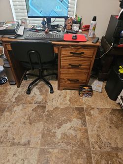 RUSTIC Computer Desk W/Chair