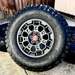 Toyota Tundra TRD Pro 18” OEM Wheels w/ sensors on 35X12.5R18 BF Goodrich KO2 95% Tread