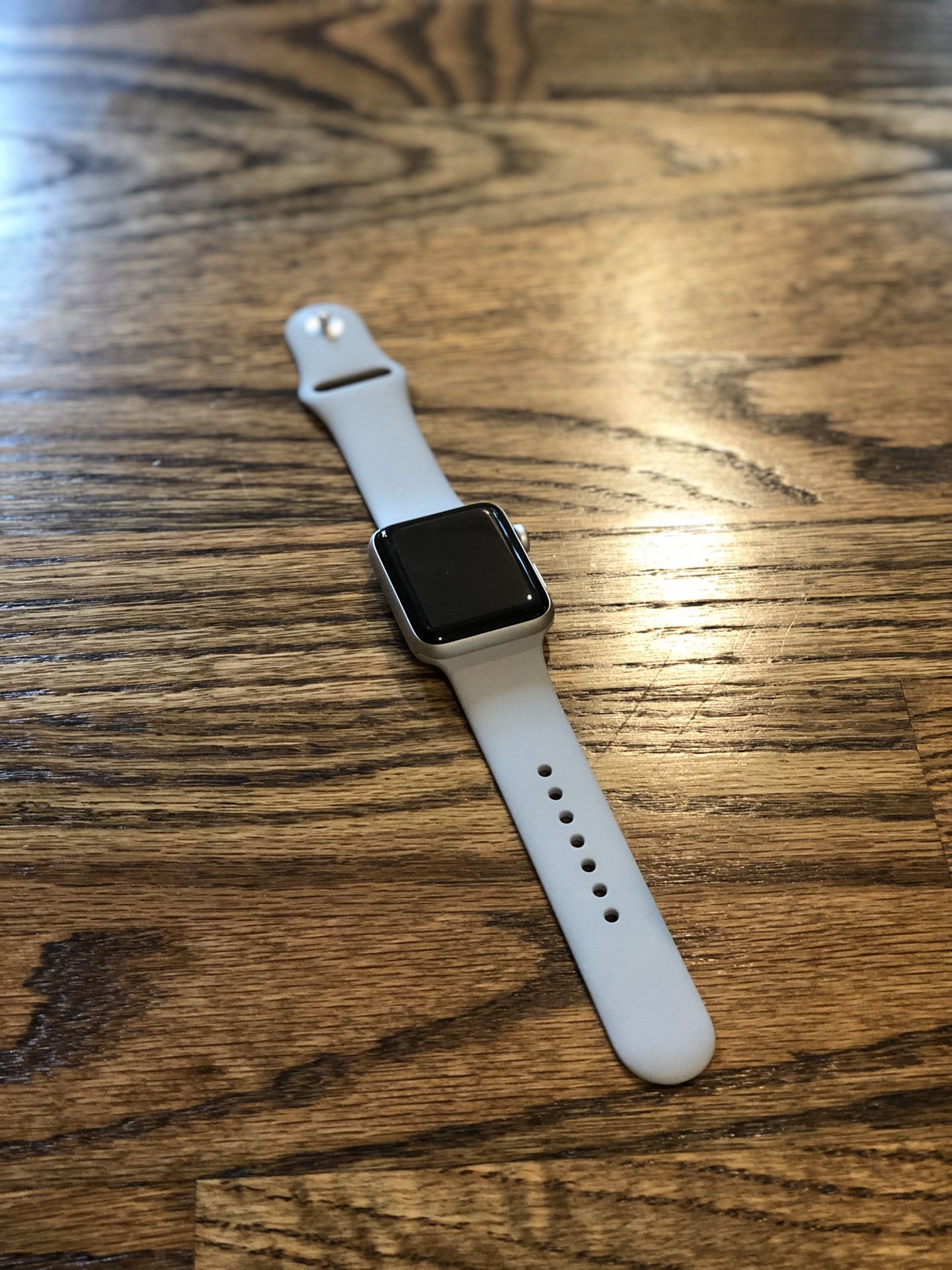 Apple Watch: 42mm Series 3 with GPS
