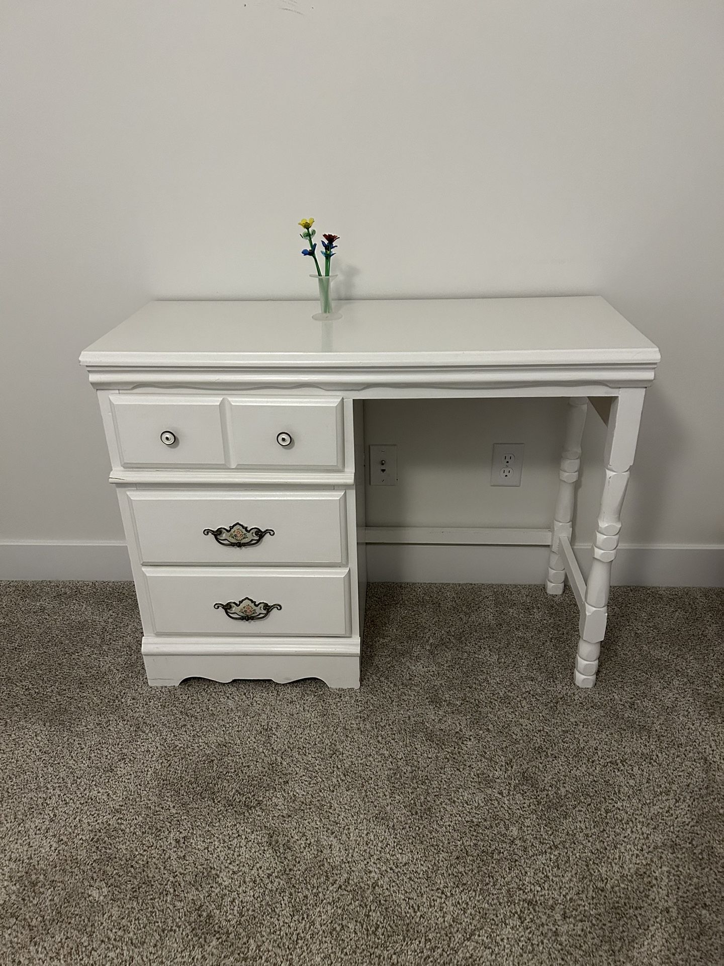 Beautiful White Office Desk