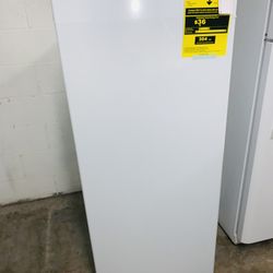 NEW Upright Freezer 