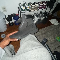 Tim’s Size 9 Brand New