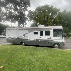 Winnebago voyage Rv 33v