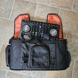 Traktor S4 MK2 DJ Controller With Gator Case 